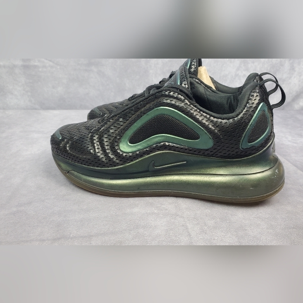 New Nike Air Max 720 Throwback Future AQ3196-003 Size 6.5Y. Msrp $160